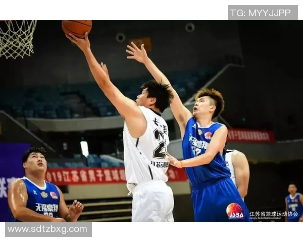 运动最新数据赛后复盘南京篮球队与北京篮球队的比赛经验与教训分析